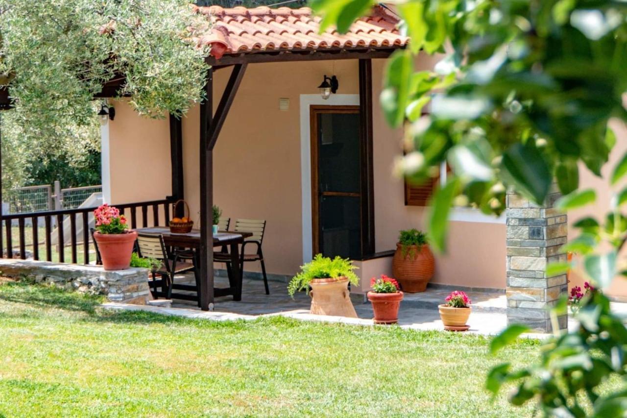 Small Paradise Nikiti  Exterior photo